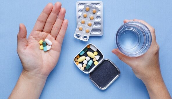 taking toenail fungus pills