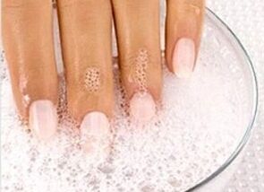 Baking soda paste for treating nail fungus